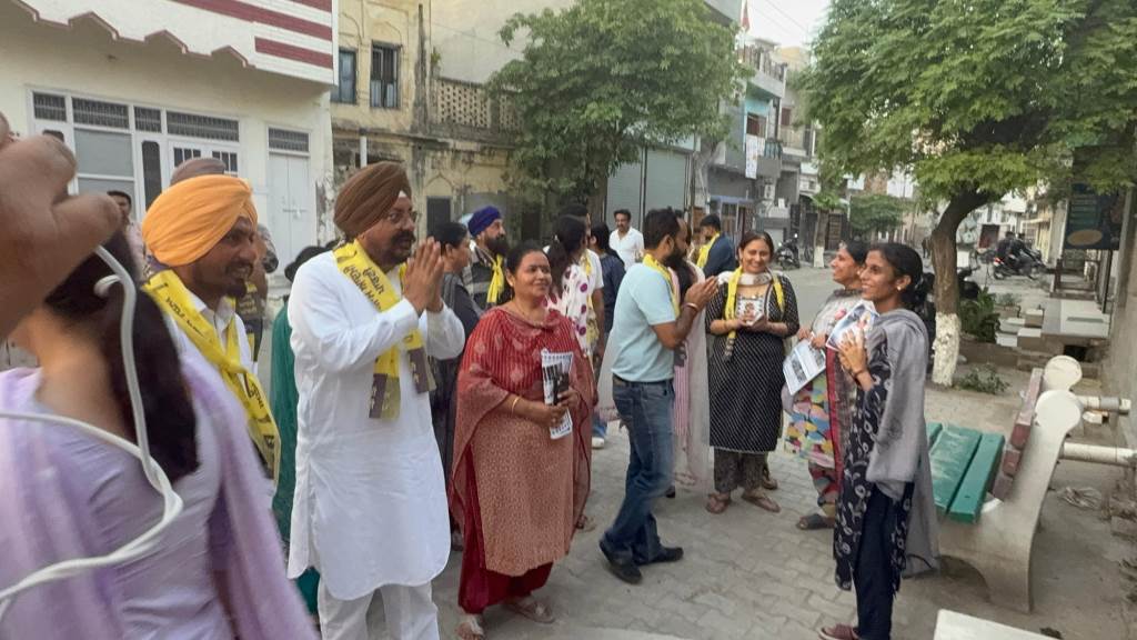 ਚੇਅਰਮੈਨ ਦਲਵੀਰ ਸਿੰਘ ਢਿੱਲੋ ਨੇ ਵਾਰਡ ਨੰਬਰ 4 ਅਤੇ 16 ਵਿੱਚ ਕੀਤਾ ਚੋਣ ਪ੍ਰਚਾਰ